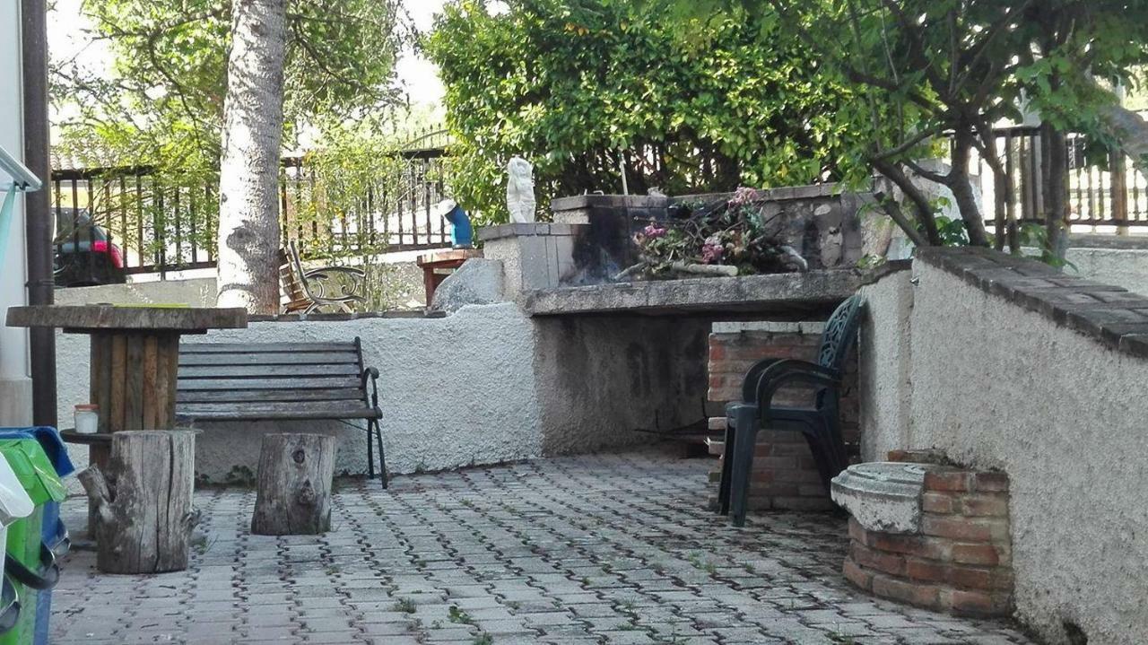 Bed & Breakfast Da Charlie LʼAquila Esterno foto